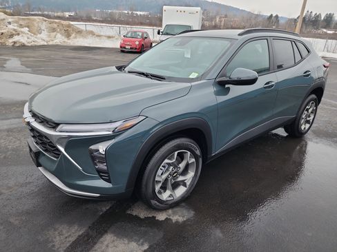 New 2026 Chevrolet Trax LT w/ LT Convenience Package image 4