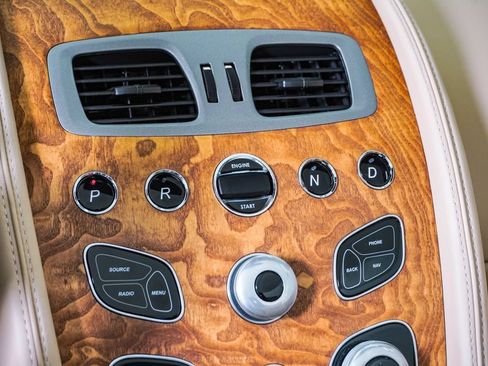 Used 2016 Aston Martin DB9 GT RWD image 32