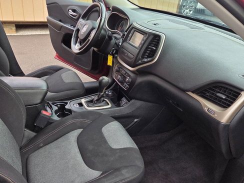 Used 2016 Jeep Cherokee Sport w/ Cold Weather Group image 12