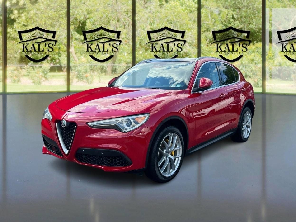 Used 2018 Alfa Romeo Stelvio AWD image 1