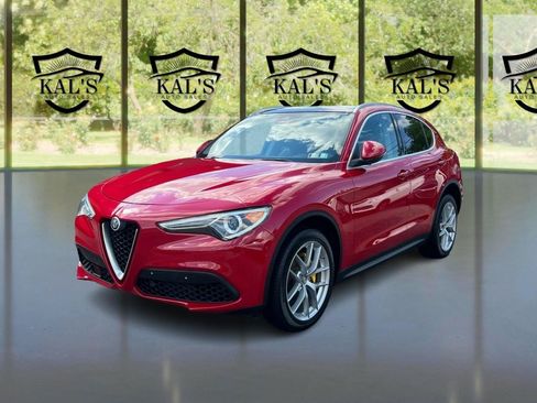 Used 2018 Alfa Romeo Stelvio AWD image 1