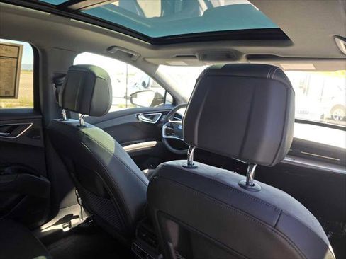 Used 2023 Audi Q4 e-tron Premium Plus w/ Premium Plus image 16