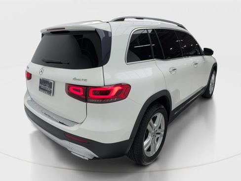 Used 2022 Mercedes-Benz GLB 250 4MATIC w/ Premium Package Lite image 7