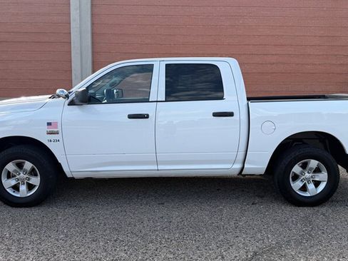 Used 2018 RAM 1500 4x4 Crew Cab w/ Chrome Appearance Group image 5