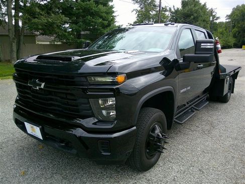 Used 2025 Chevrolet Silverado 3500 W/T w/ WT Convenience Package AWD/4WD image 1