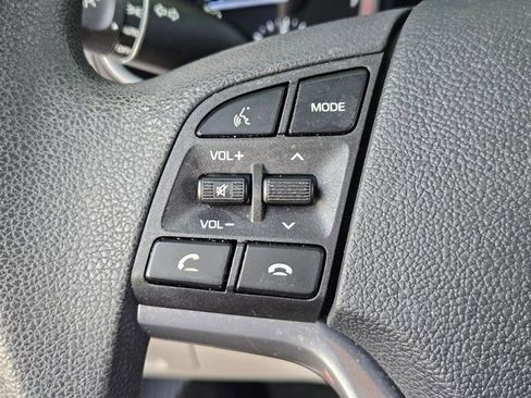 Used 2021 Hyundai Tucson Value w/ Winter Weather Package image 16