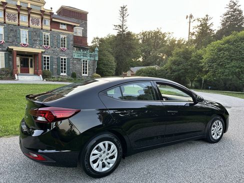 Used 2020 Hyundai Elantra SE w/ Cargo Package (C1) FWD image 11