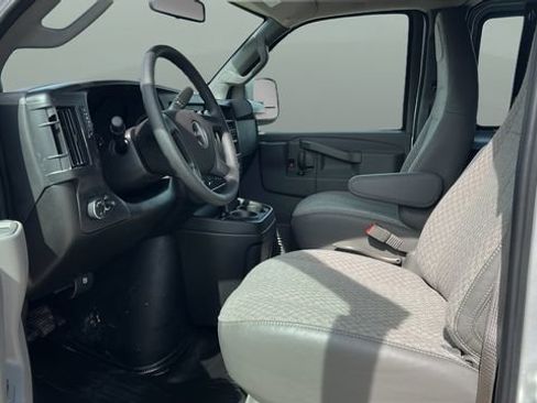 Used 2025 GMC Savana 2500 RWD image 7