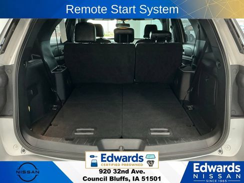 Used 2017 Ford Explorer XLT w/ Equipment Group 201A FWD image 13