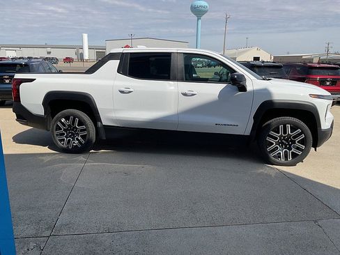 New 2026 Chevrolet Silverado EV W/T AWD/4WD image 5