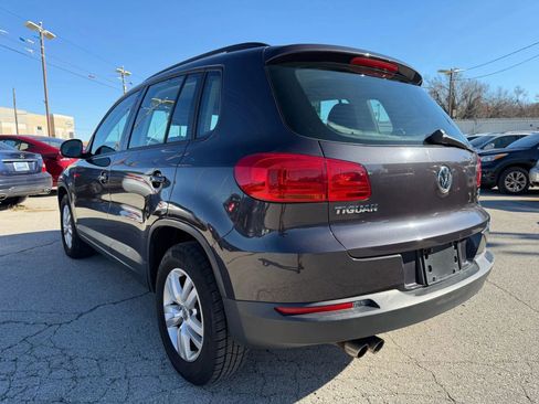 Used 2016 Volkswagen Tiguan S image 3