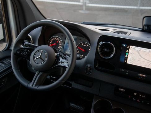 New 2026 Mercedes-Benz Sprinter 2500 image 18