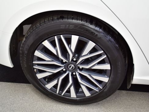 Used 2025 Nissan Altima 2.5 SV image 35