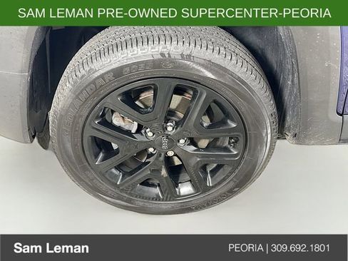 Used 2017 Jeep Renegade Altitude AWD/4WD image 28