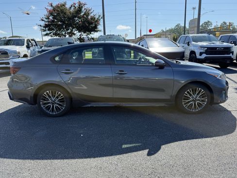 Used 2024 Kia Forte GT-Line FWD image 12