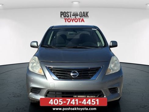 Used 2014 Nissan Versa SV FWD image 2