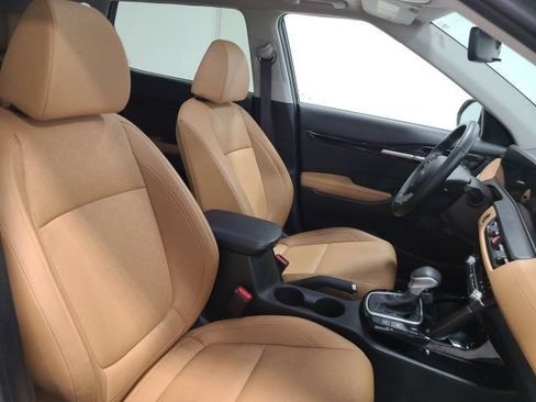 Used 2024 Kia Seltos EX AWD/4WD image 13