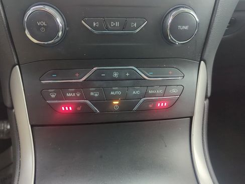 Used 2019 Ford Edge SEL w/ Equipment Group 201A image 29