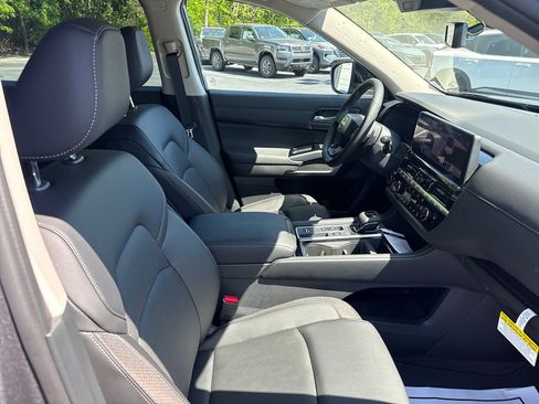 New 2026 Nissan Pathfinder SL FWD image 30