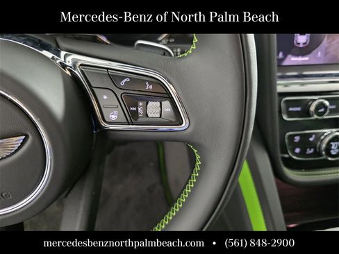 Used 2025 Bentley Bentayga image 21