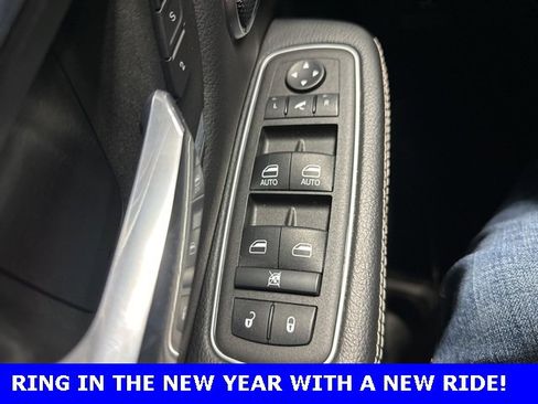 Used 2024 RAM 1500 Laramie image 26