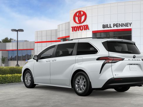 New 2026 Toyota Sienna XLE FWD image 6