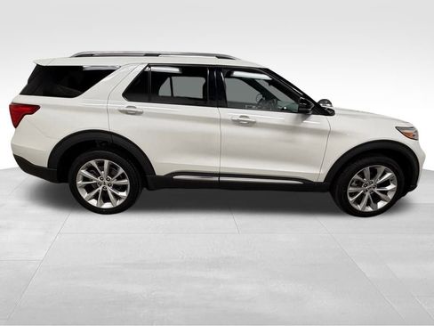 Used 2023 Ford Explorer Platinum w/ Technology Package image 16