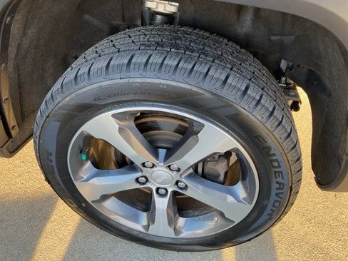 Used 2023 Jeep Grand Cherokee L Limited image 27