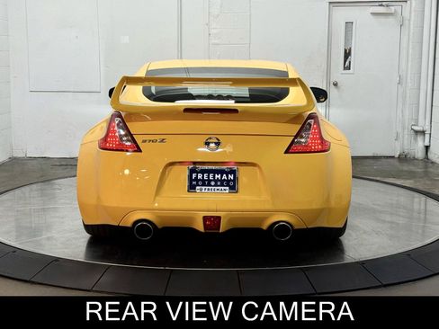 Used 2017 Nissan 370Z Coupe RWD image 7