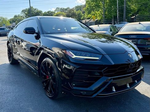 Used 2020 Lamborghini Urus AWD/4WD image 3