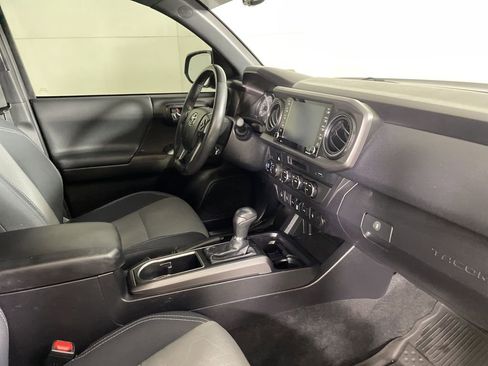 Used 2021 Toyota Tacoma TRD Off-Road image 14