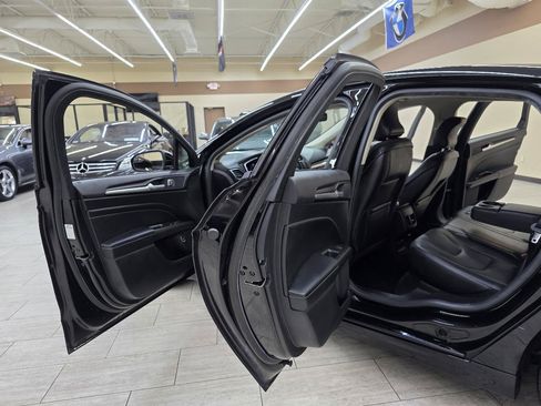 Used 2018 Ford Fusion Titanium FWD image 16