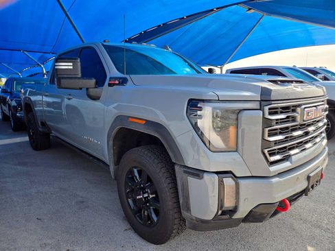 Used 2024 GMC Sierra 2500 AT4 w/ AT4 Premium Plus Package AWD/4WD image 2