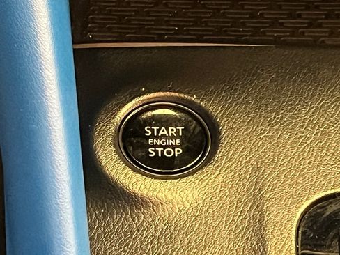 Certified 2024 Nissan Z Performance w/ Floor Mat Package image 21