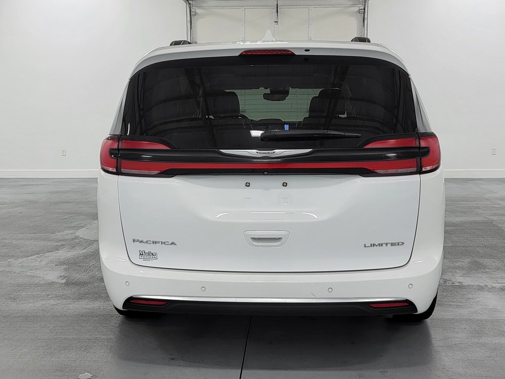 Used 2022 Chrysler Pacifica Limited FWD image 7