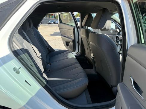 Used 2022 Hyundai Elantra SEL w/ Winter Weather Package image 39