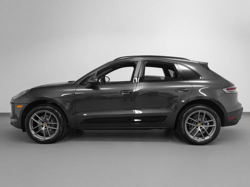 Used 2025 Porsche Macan image 2