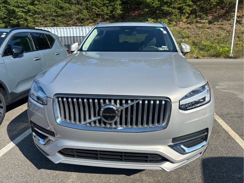 Used 2023 Volvo XC90 B6 Plus w/ Protection Package AWD/4WD image 2