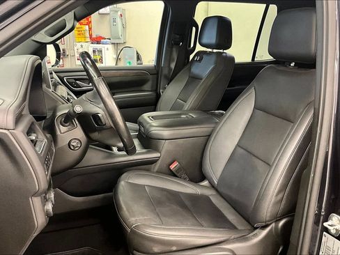 Used 2022 Chevrolet Tahoe Z71 w/ Luxury Package AWD/4WD image 21