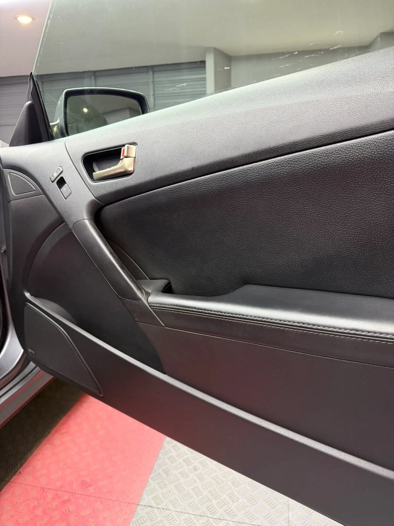 Used 2015 Hyundai Genesis 3.8 RWD image 32