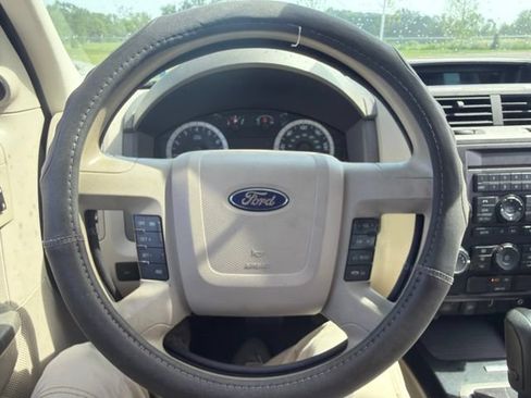 Used 2012 Ford Escape XLS FWD image 28