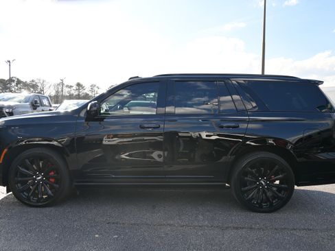 Used 2025 Cadillac Escalade V image 11