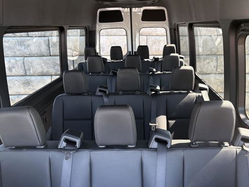 Used 2024 Mercedes-Benz Sprinter 2500 image 13