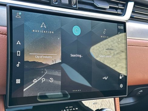 Used 2025 Jaguar F-PACE R-Dynamic S image 21