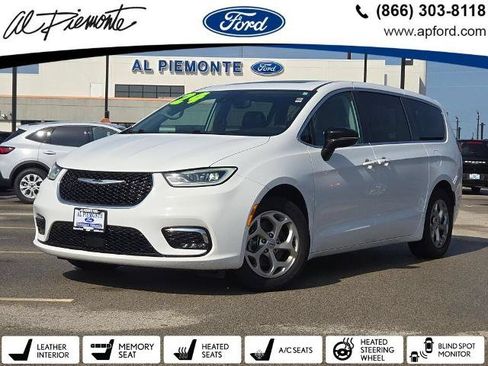 Used 2024 Chrysler Pacifica Limited FWD image 1
