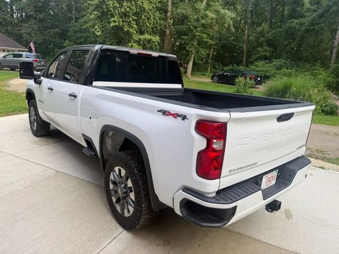 Used 2023 Chevrolet Silverado 2500 Custom w/ Custom Value Package AWD/4WD image 9