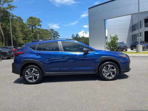 Used 2025 Subaru Crosstrek 2.5i Premium AWD/4WD image 3