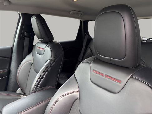 Used 2022 Jeep Cherokee Trailhawk w/ Trailer Tow Group image 8