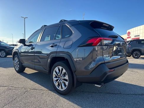 Used 2025 Toyota RAV4 XLE Premium image 4