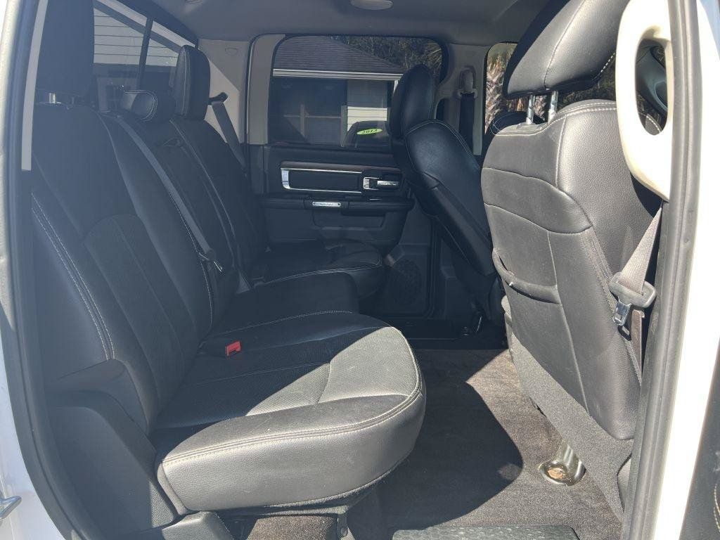Used 2018 RAM 1500 Laramie RWD image 12